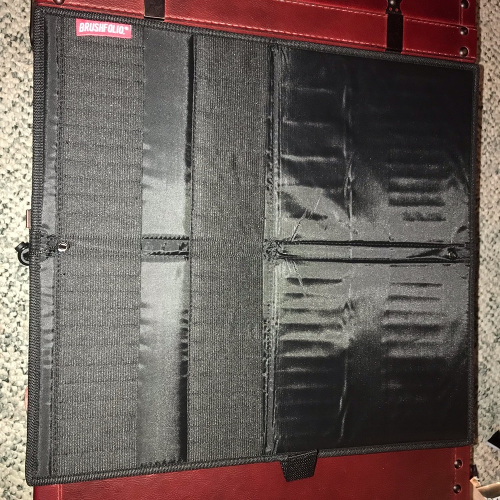 Brushfolio Foldable Brush Organizer
